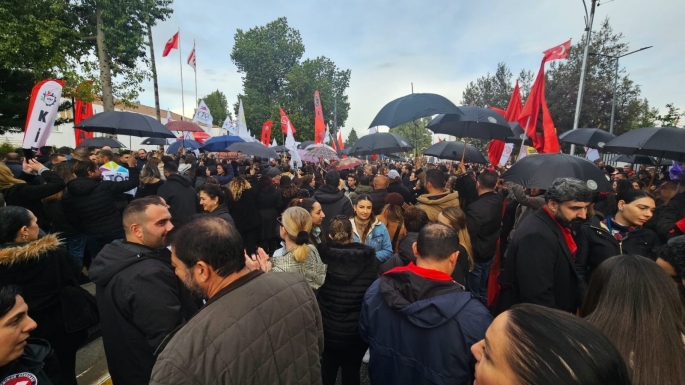 Sendikalar grevi askıya aldı!