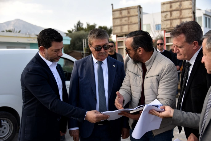 Başbakan Üstel ve Ulaştırma Bakanı Arıklı Girne'de yol projelerini inceledi