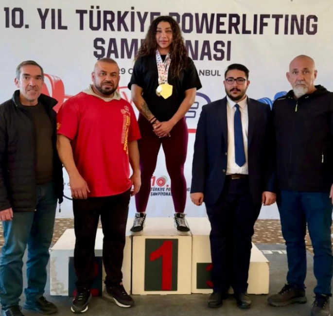 KKTC Halter ve Vücut Geliştirme Federasyonu milli sporcusu Serpil Özkan’dan Türkiye Şampiyonluğu