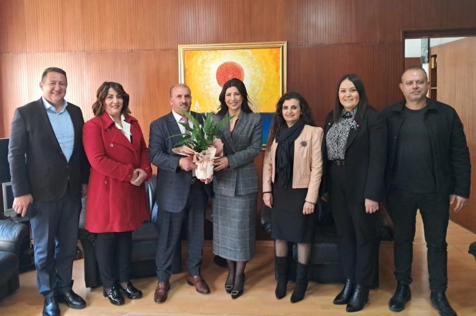 Meclis çalışanları Öztürkler ve Özdenefe'yi ziyaret etti