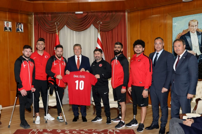 Başbakan Üstel, Türkiye Bedensel Engelliler Spor Federasyonu’nu kabul etti