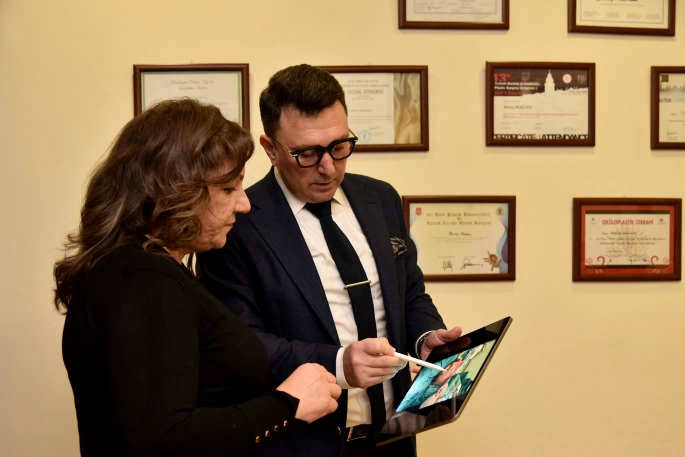 Akbilen: “Güneş ışınları benlerin kansere dönüşüm riskini artırıyor”