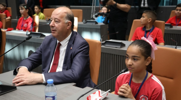Bakan Dinçyürek: “23 Nisan 1920 tarihi bir dönüm noktası”