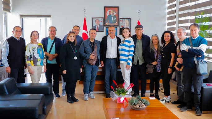 Gazimağusa Uluslararası Sanat Festivali için ülkeye gelen sanatçılar Uluçay’ı ziyaret etti