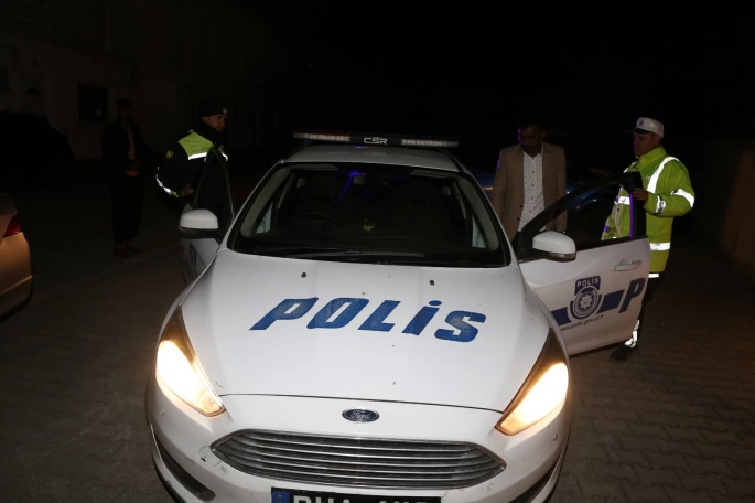 Girne'de Trafik Denetimleri Sıklaştırıldı: Polis Dur İhtarına Uymayan Sürücülere Yönelik Artan Cezalar 4o mini