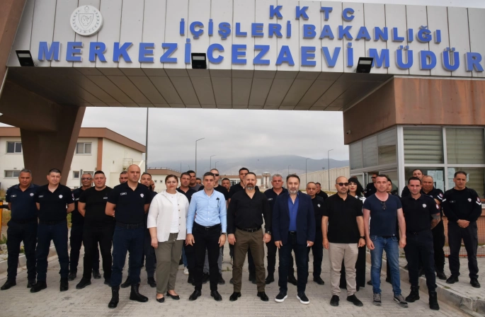 KTAMS ve KAMUSEN, cezaevindeki sorunlar için hükümete 21 Mayıs'a kadar süre verdi...Grev uyarısında bulundu