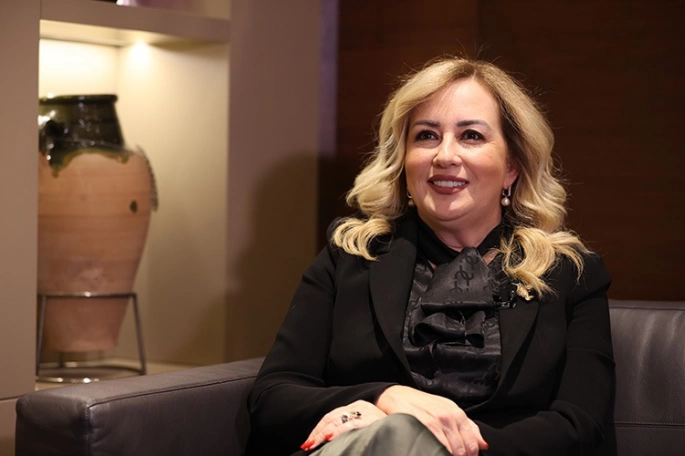 Sibel Tatar: Reşit olmayan başörtülü çocukların Atatürk resminin asılı olduğu sınıflarda okumasına karşıyım