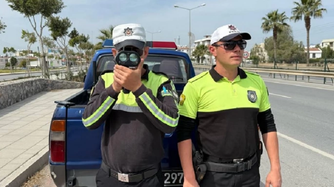 Trafik denetimlerinde 256 sürücü rapor edildi