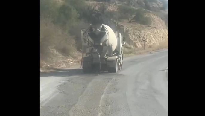Yola beton artığı döken kamyon sürücüsüne ceza!