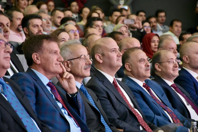 Erhan Arıklı: "5G ve 6G için gerekli hazırlıkları yapıyoruz"