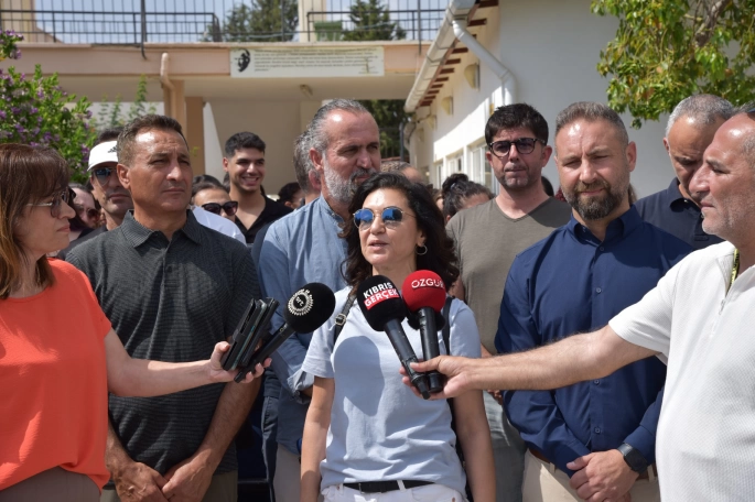 Eylem: “Toplum ve öğretmen mücadeleden yılmayacak”
