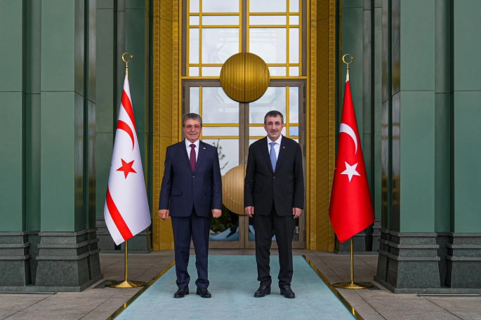 TC Cumhurbaşkanı Yardımcısı Yılmaz, Başbakan Üstel ile görüştü