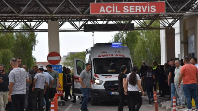 Yenierenköy’deki kazada yaralanan 3 öğrencinin tedavileri sürüyor