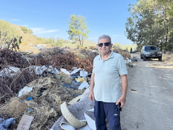 Yeşilırmak Köyünü Çöplüğe Çevirdiler! Muhtar İsmet Özpolat Atıkların Başından Seslendi