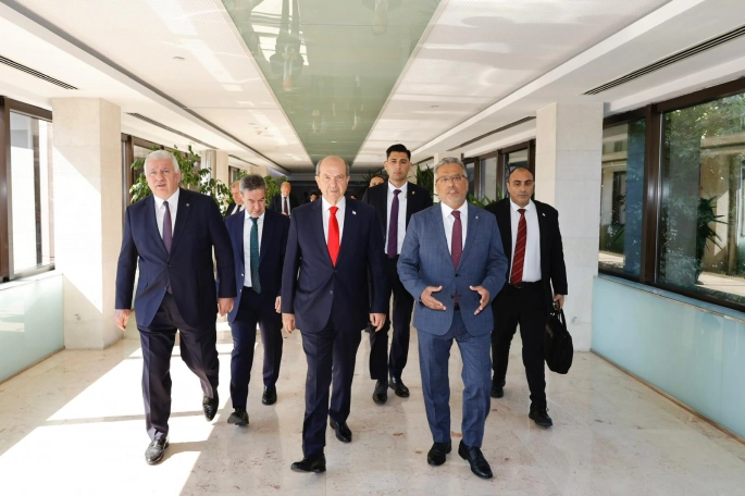 Cumhurbaşkanı Tatar, İstanbul’da THY Genel Merkezi’ni ziyaret etti