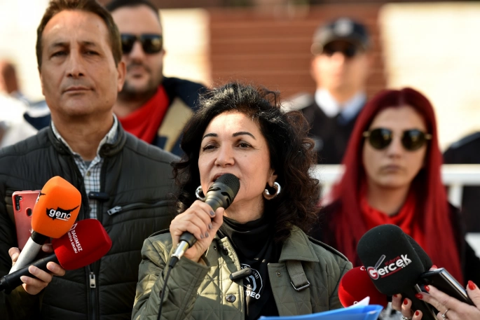 Eylem: “Eğitim Bakanlığı geçici görevlendirmeler için öğretmenleri aramaya başladı"