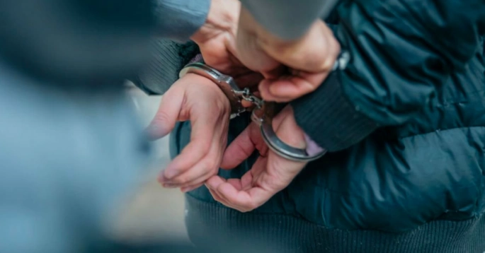 İkamet izinsiz 3 kişi tutuklandı