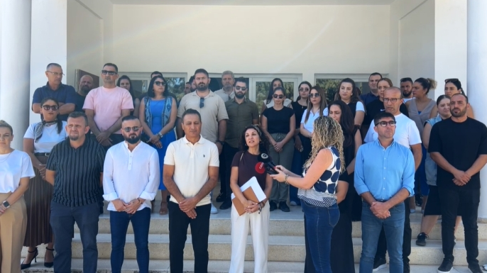 KTOEÖS, Lefke Gazi Lisesi önünde basın açıklaması yaptı