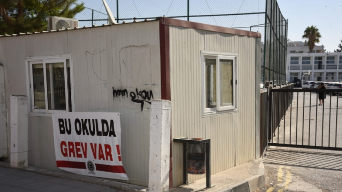 KTOEÖS’ün Atatürk Meslek Lisesi’ndeki grevi bugün de devam ediyor