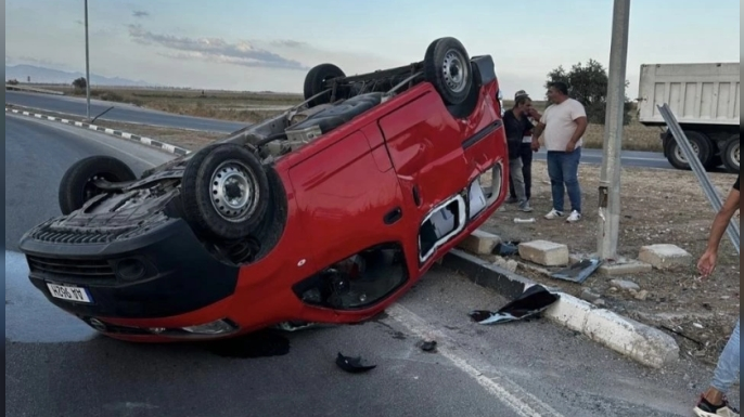 Gazimağusa-Lefkoşa yolunda dikkatsiz sürücü kazaya neden oldu: Yaralı yok!