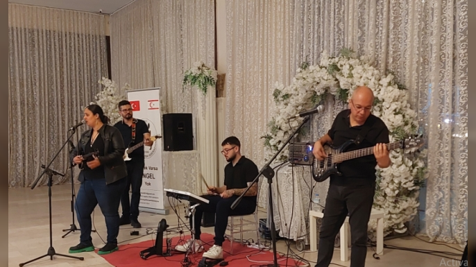 Kalp Atışı Tekerlekli Sandalye Dans Grubu gösterisi dün akşam yapıldı