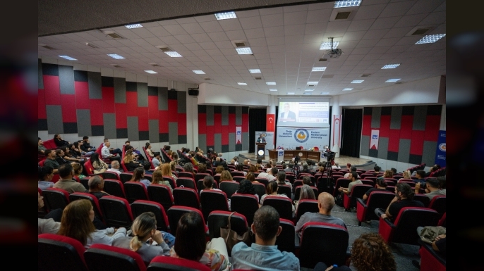 Erhürman, DAÜ’de “Yükseköğretimin Geleceğini” konuştu: