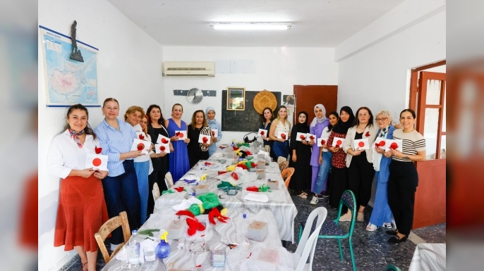 Sibel Tatar, Paşaköy ve Yiğitler’de kadın kurslarına katılan kadınlarla buluştu