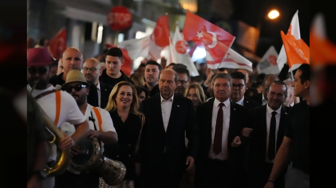 Tatar, Girne’de halka hitap etti: “Kıbrıs Türk halkı pazarlık konusu olamaz, KKTC’yi sonuna kadar savunacağız”
