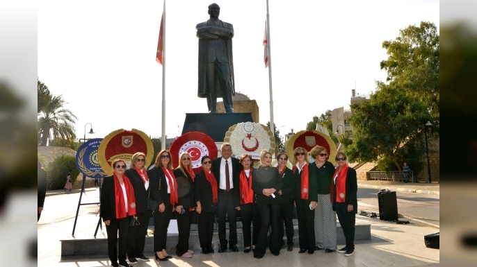 Cumhurbaşkanı Tufan Erhürman Atatürk Anıtı’nda düzenlenen törene katıldı