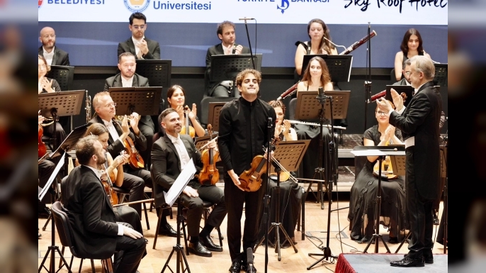 Cumhurbaşkanı Tufan Erhürman ve eşi Nilden Bektaş Erhürman, KKTC Cumhurbaşkanlığı Senfoni Orkestrası'nın sezon açılış konserini izledi