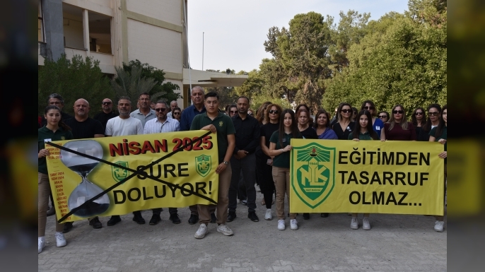 NKL Okul Aile Birliği, okul binası önünde basın açıklaması yaptı