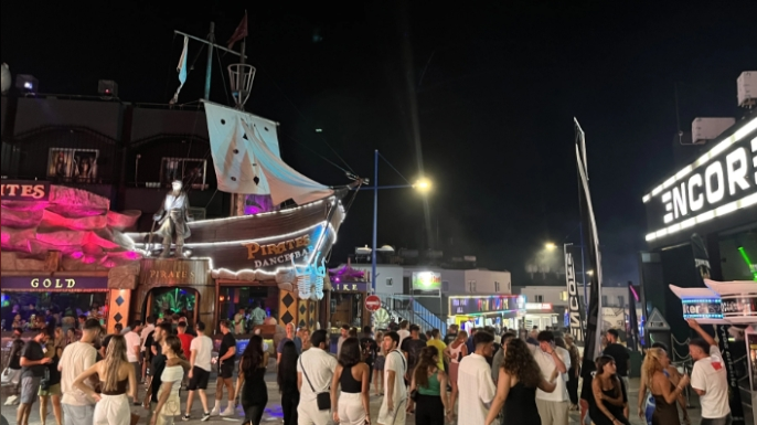 Ayia Napa’da kadınların kötü şartlarda yaşadığı ve köle gibi çalıştırıldığına dair belgesel gündemde