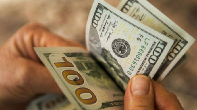 Dolar zirvede