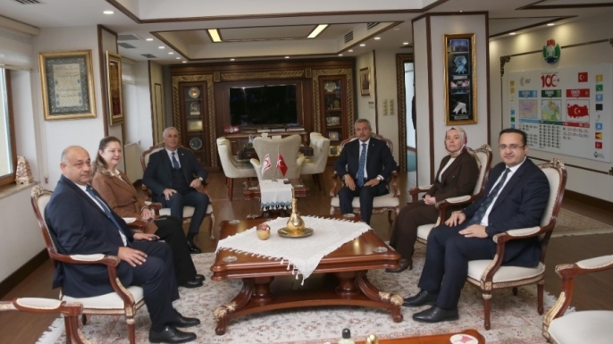Ekonomi ve Enerji Bakanı Amcaoğlu, Rize Valisi Baydaş’ı ziyaret etti