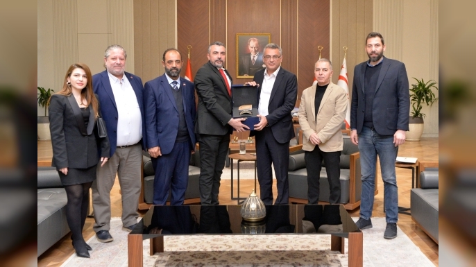 Erhürman, Hür-İş Heyetini Kabul Etti