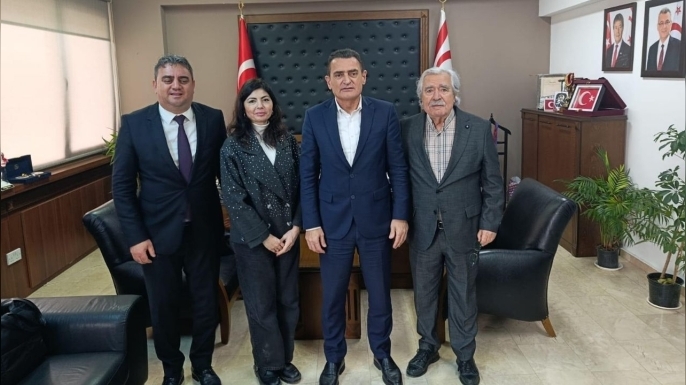 İçişleri Bakanı Dursun Oğuz, Doktor Fazıl Küçük Vakfı Heyetini Kabul Etti