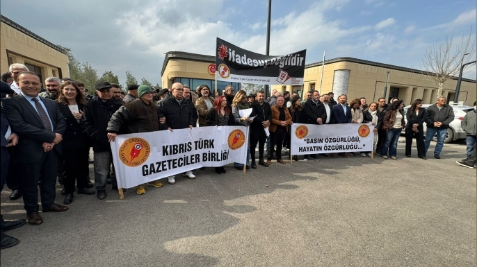 Meclis önünde “ifade özgürlüğü” eylemi: Geri adım atılmazsa Meclis önünde çadır kuracağız