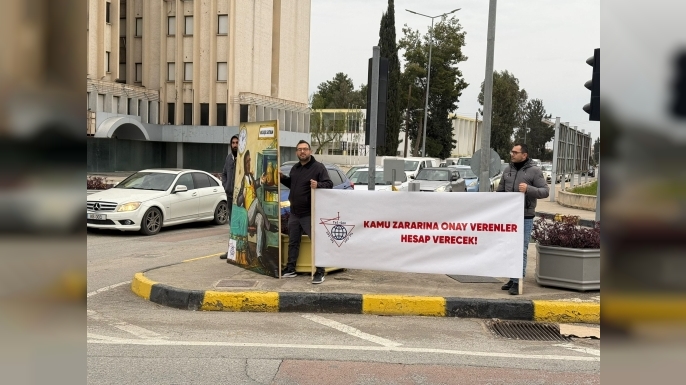 Tel-Sen, Başbakanlık ışıklarında pankart açarak bildiri dağıttı