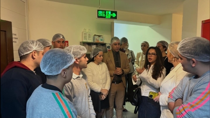 AKÜN, Güzelyurt Meslek Lisesi öğrencilerine mesleki tanıtım etkinliği düzenledi
