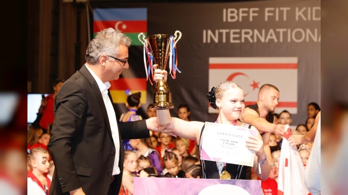 Cumhurbaşkanı Erhürman, IBFF FIT Kids Avrupa Şampiyonası’nda ödülleri takdim etti