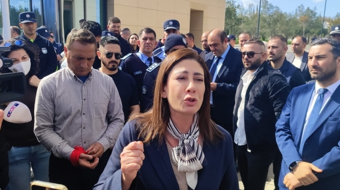 İncirli, Meclis önünde eylemcilerin yanında: “Direnişe devam edeceğiz, bu protokol imzalanmayacak”