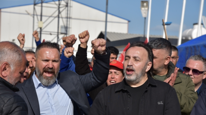 KTAMS VE KAMUSEN özelde sendikalaşmaya destek için grev yaptı... EKTAM çalışanlarını ziyaret etti
