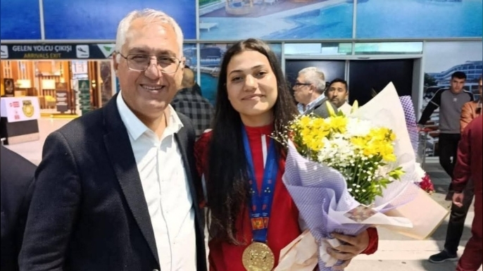 Milli sporcu Sedef Nergiz boksta Türkiye şampiyonu oldu