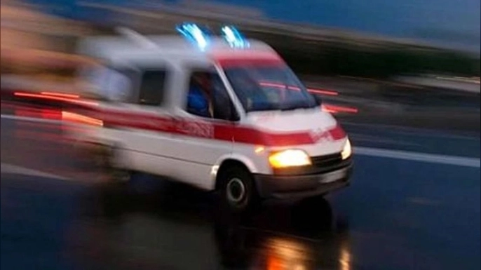 Tatlısu’da merdiven korkulukları arasından düşen bir yaşındaki çocuk ağır yaralandı