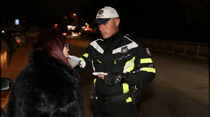 Trafik denetimlerinde 12 alkollü sürücü rapor edildi, 29 araç trafikten men edildi