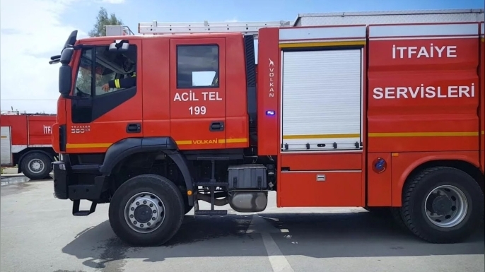 Girne-Lefkoşa ana yolunda araç yangını