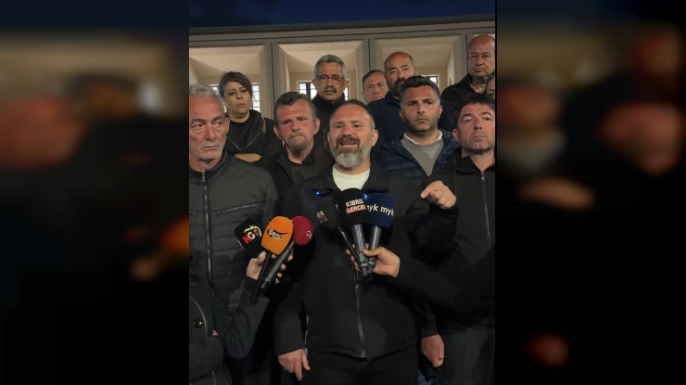 Sendikalar adına konuşan Bengihan: Bir hafta önceki önerimizi önümüze koydular, koltuk değneği olmayacağız, bildiklerini yapsınlar