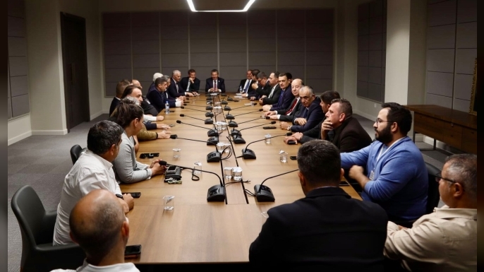 Üstel: "Düzenleme yeniden komiteye çekilecek, uzlaşıyla Genel Kurul'a taşınacak"