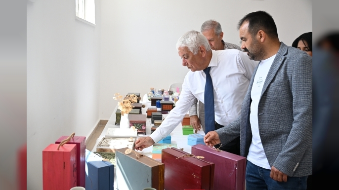 Güzelyurt Belediye Başkanı Özçınar Yeşilyurt Özel Eğitim Okulu Sergisi'nin açılışına katıldı