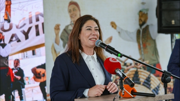İncirli: Gelecek nesillere gurur duyacakları bir ülke bırakmak için çalışıyoruz